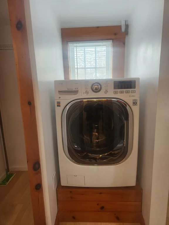 92 Main St, Hopkinton