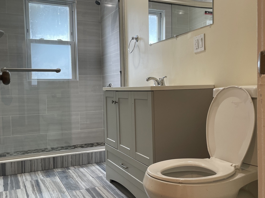 23 Lothrop Ave, Milton