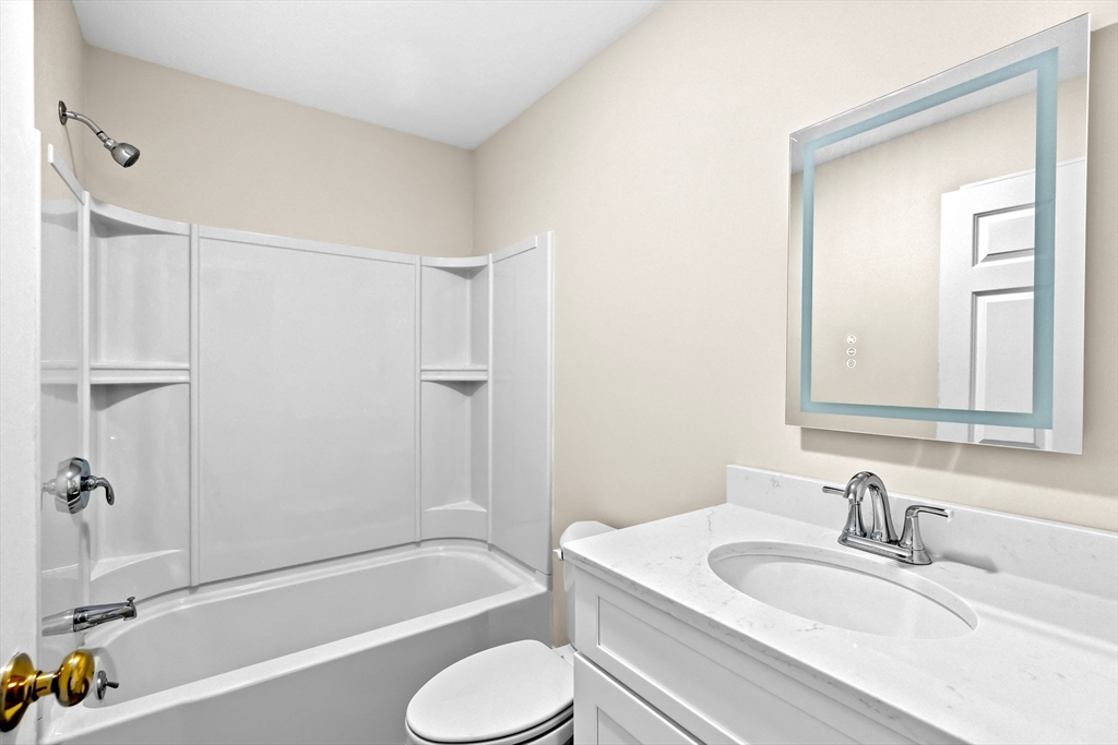 196 Summer St, World's End