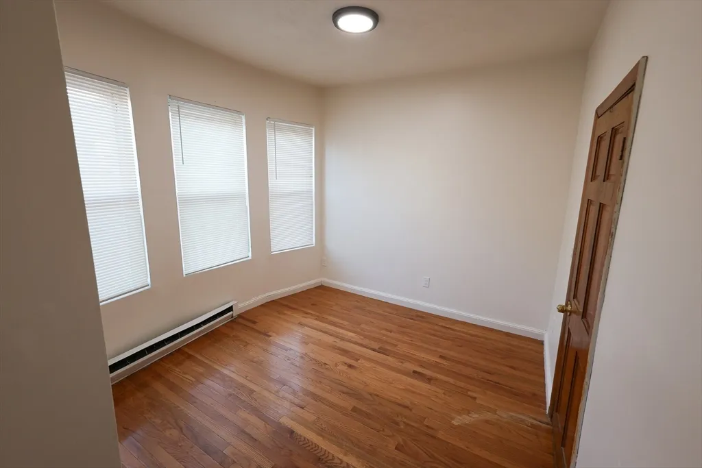 1 Kenilworth St, Roxbury