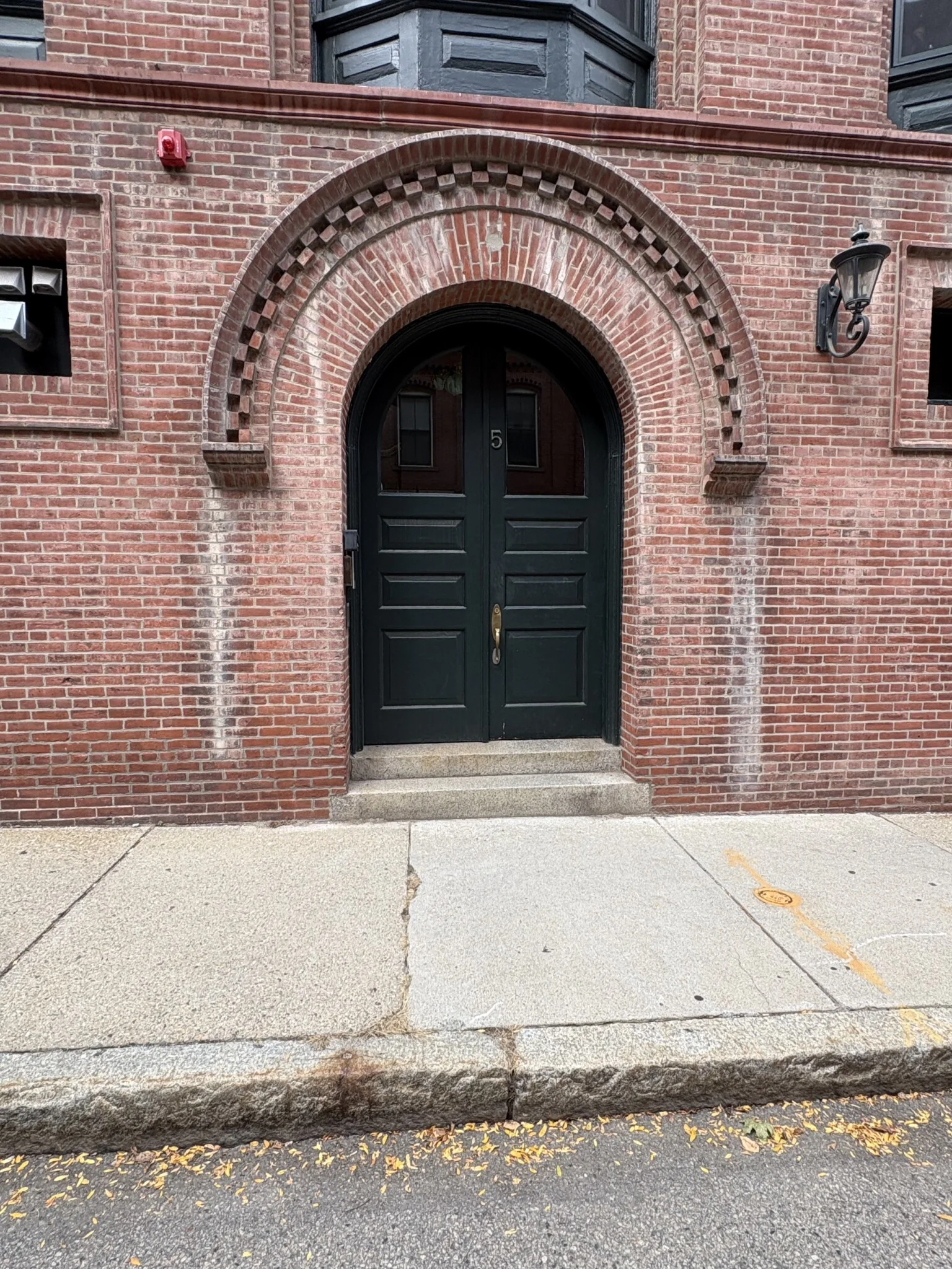 5 Davis Ave, Brookline Village