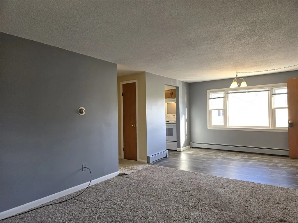 19 Chapman Ave, West Brookfield