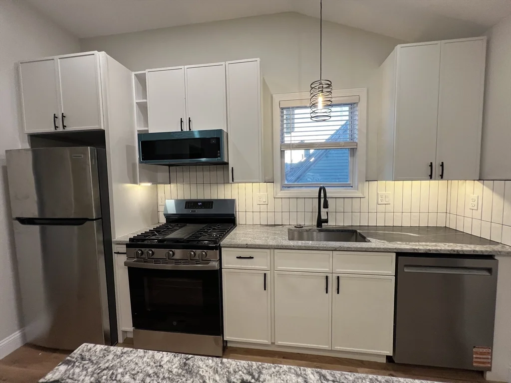 16 Harriet St, Brighton