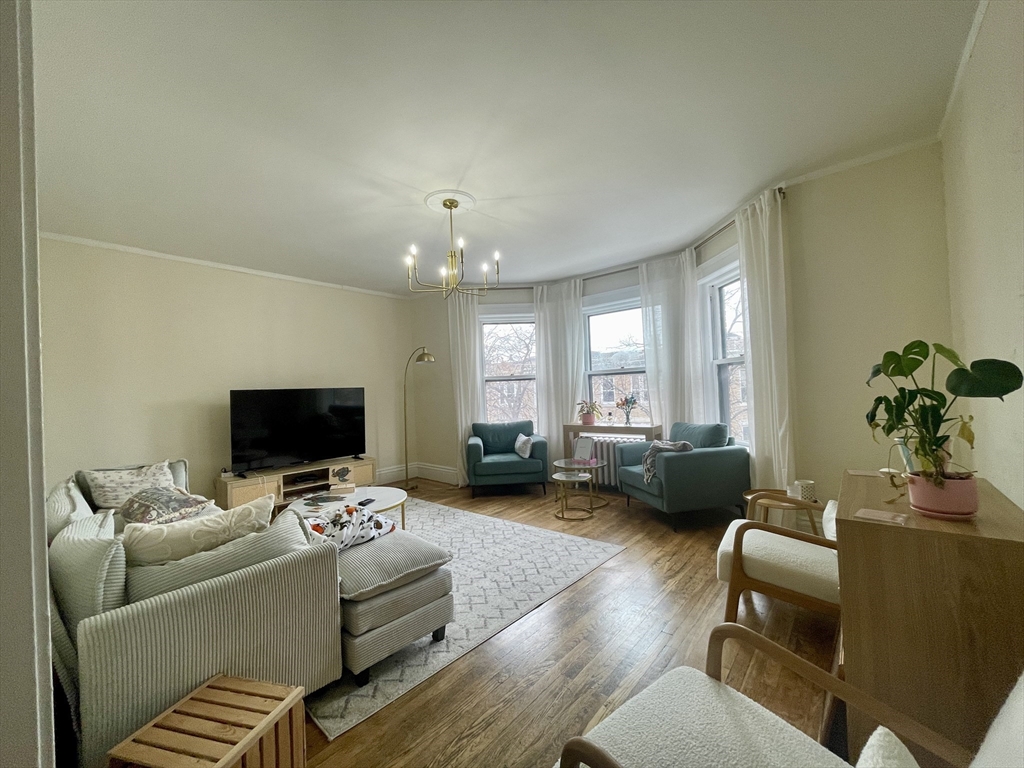 11 Euston St, Brookline