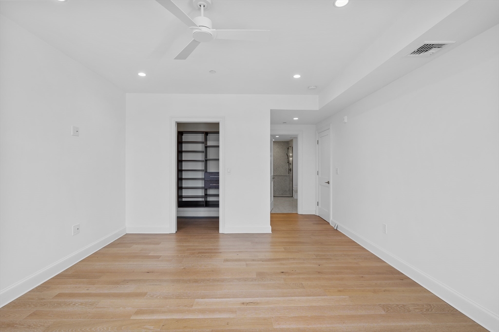 37 Farragut Rd, South Boston