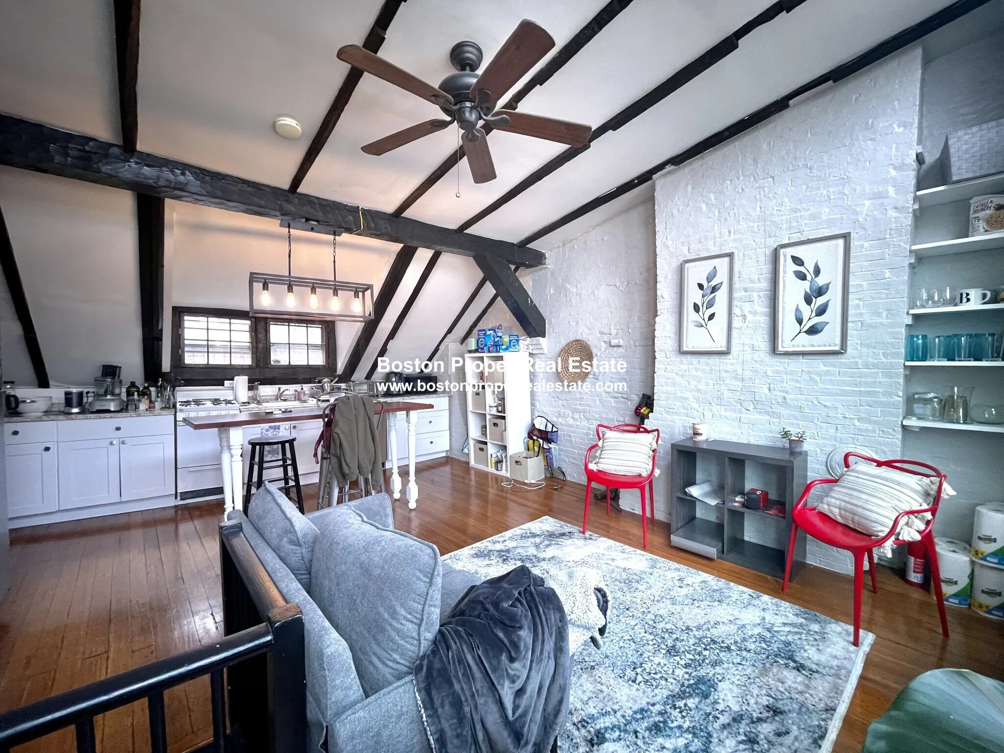 4 Champney Pl, Beacon Hill