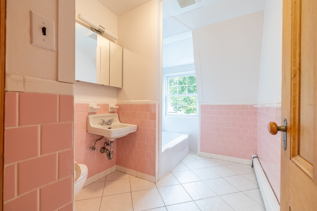 18 Hawthorn Rd, Milton