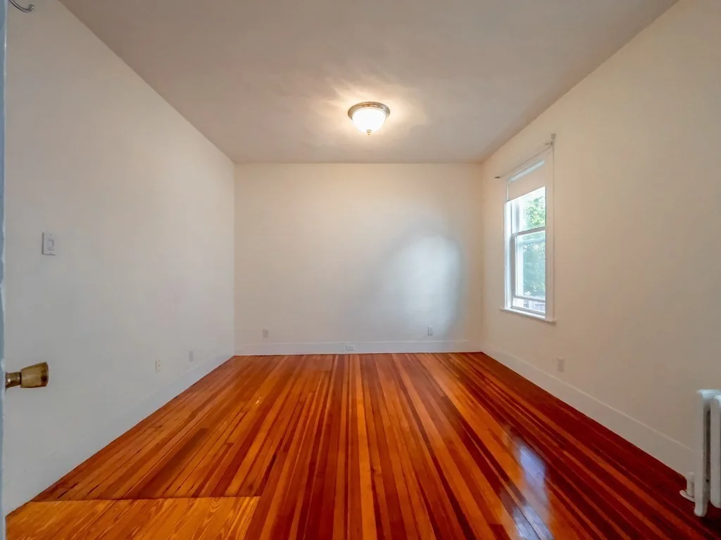 24 Montvale St, Roslindale