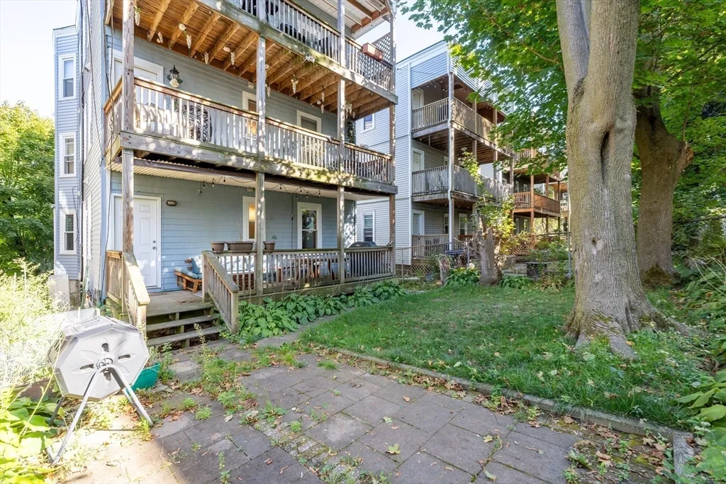 11 Juliette, Dorchester