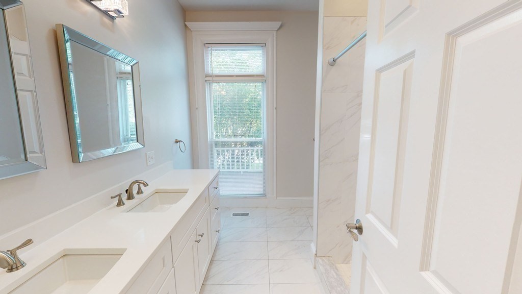 37 Walnut Pl, Newtonville