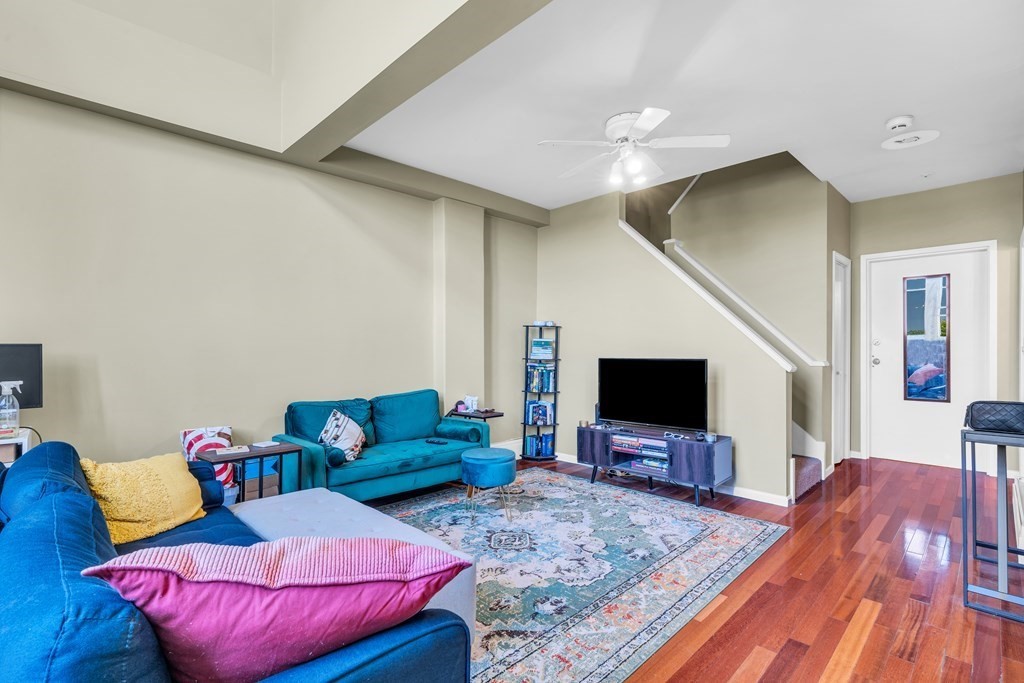 350 W 4th, South Boston