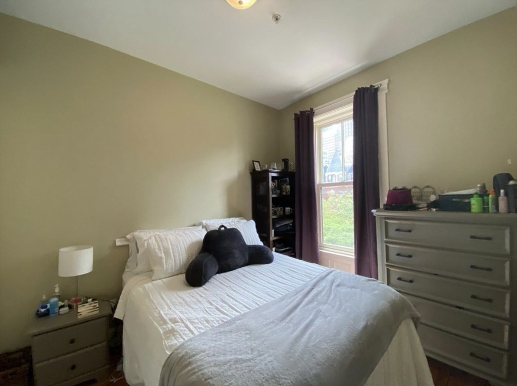 263 Newbury, Back Bay