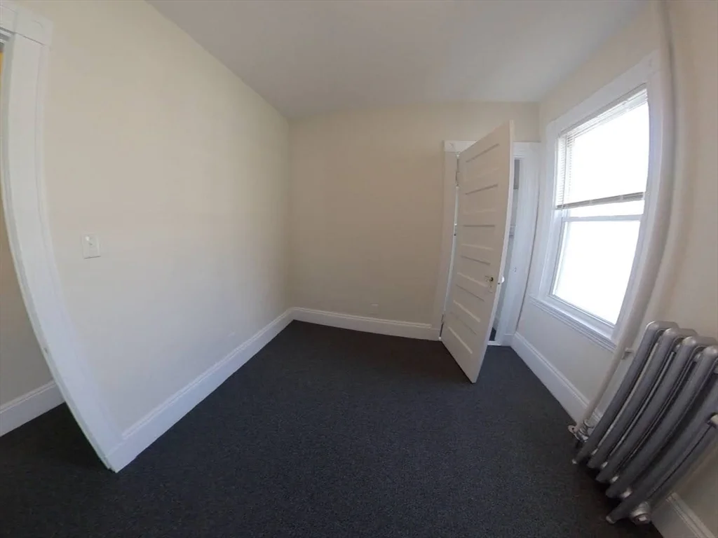 11 Banks St, Waltham