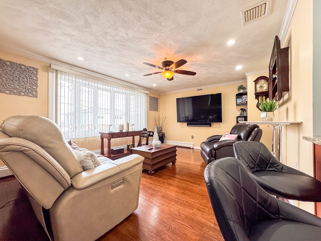 34 Rumney Rd, Revere