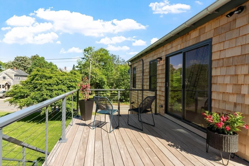29 Pigeon Hill St, Rockport