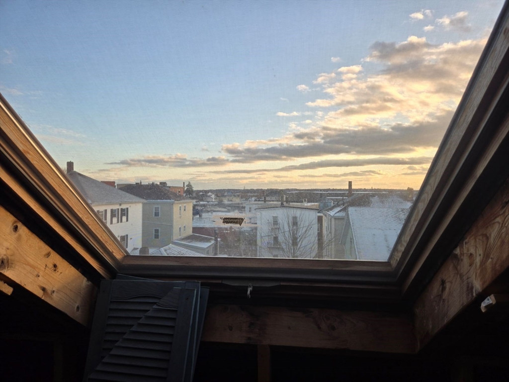 178 Thomas St, Fall River