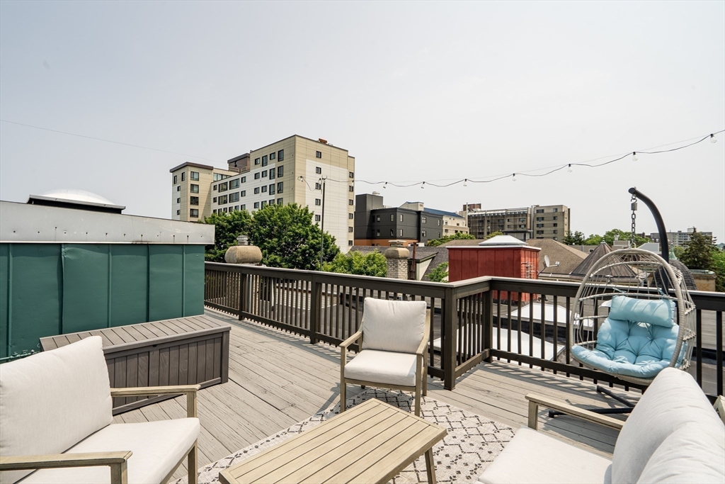 105 Winchester St, Coolidge Corner