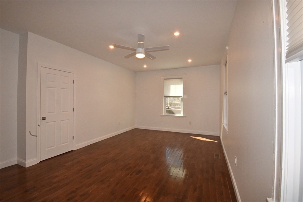 28-30 Schuyler, Roxbury