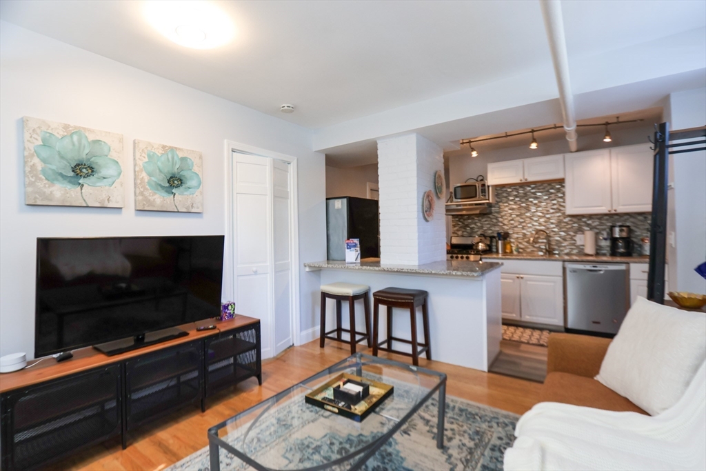 39 Glenville, Boston