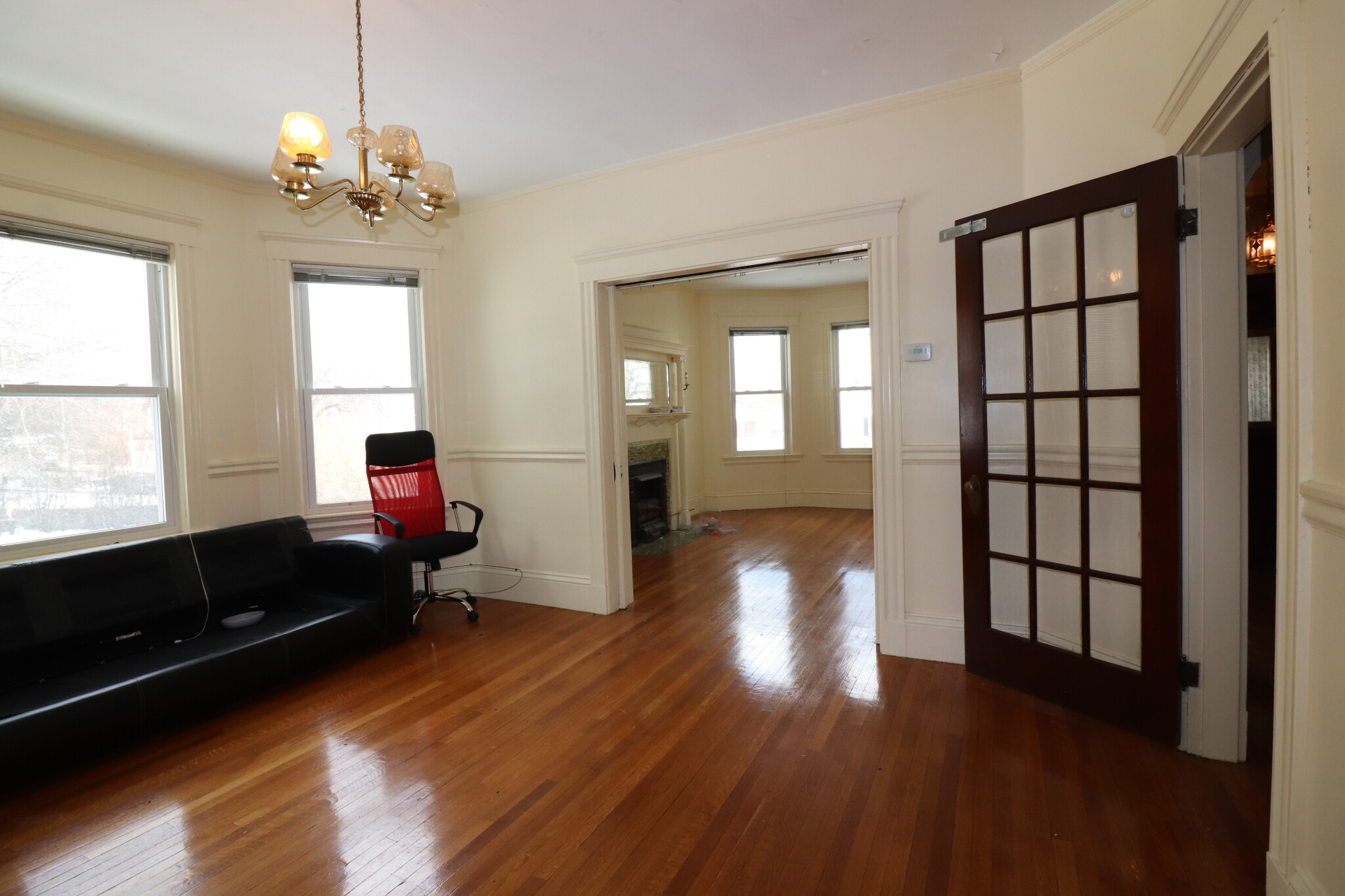 3 bed, 2 bath apartment for rent at 582 Cambridge St Unit 1, Allston — photo 2 of 10