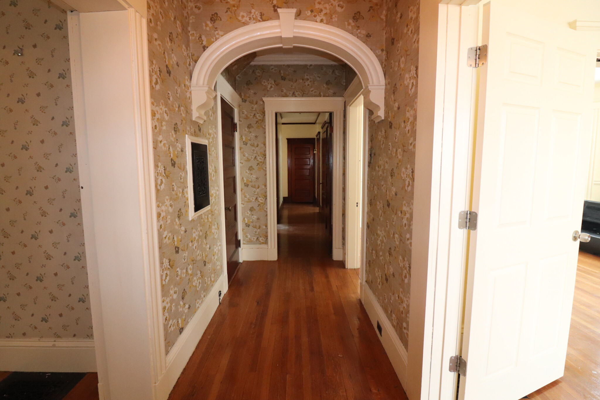3 bed, 2 bath apartment for rent at 582 Cambridge St Unit 1, Allston — photo 3 of 10