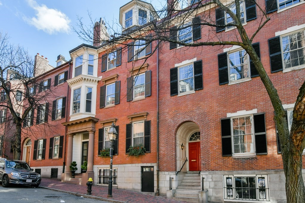 20 Chestnut St, Beacon Hill