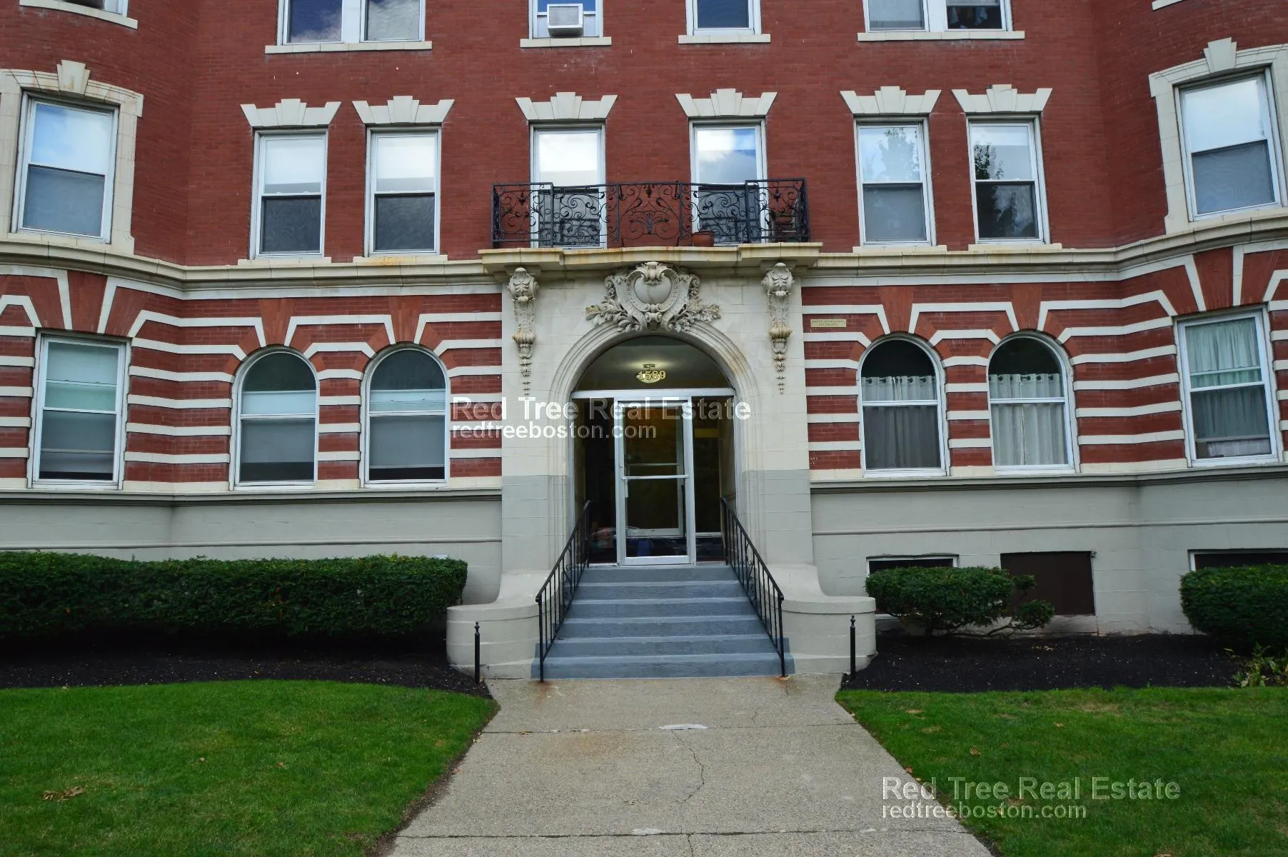 1595 Beacon St, Brookline
