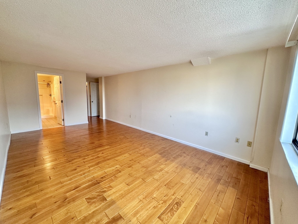 30 Revere Beach Pkwy, Wellington