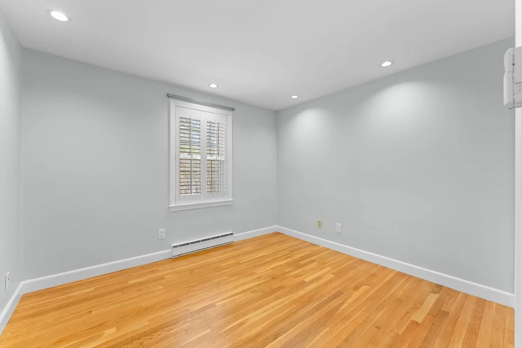 26 Cedar Hill Rd, Dover