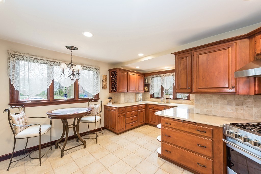 62 Evergreen Ave, Newton