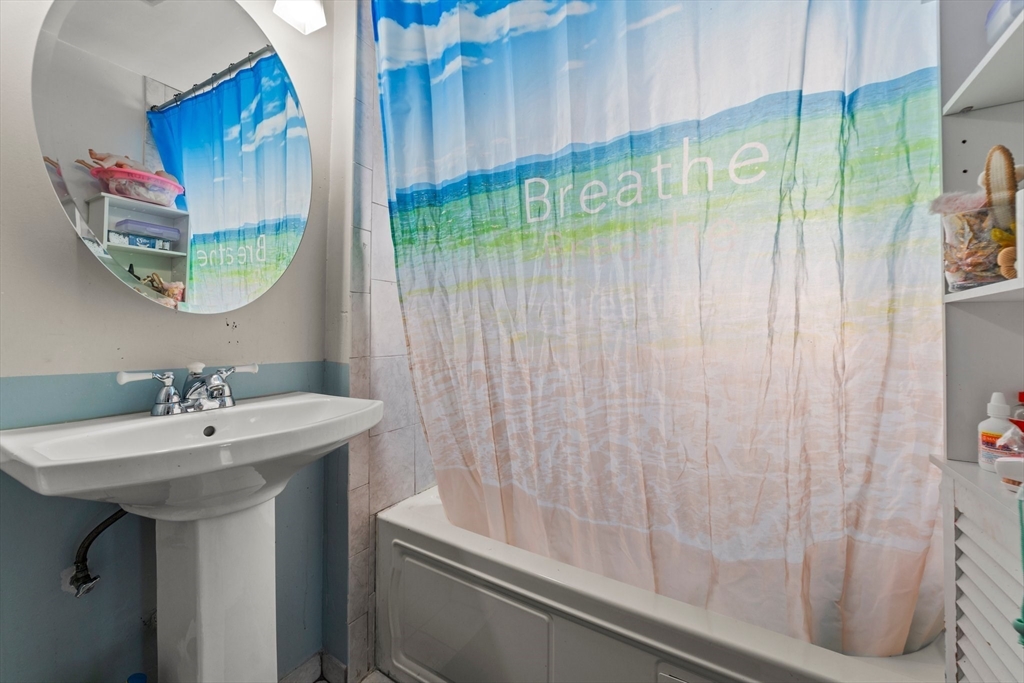 90 Florence St, Everett