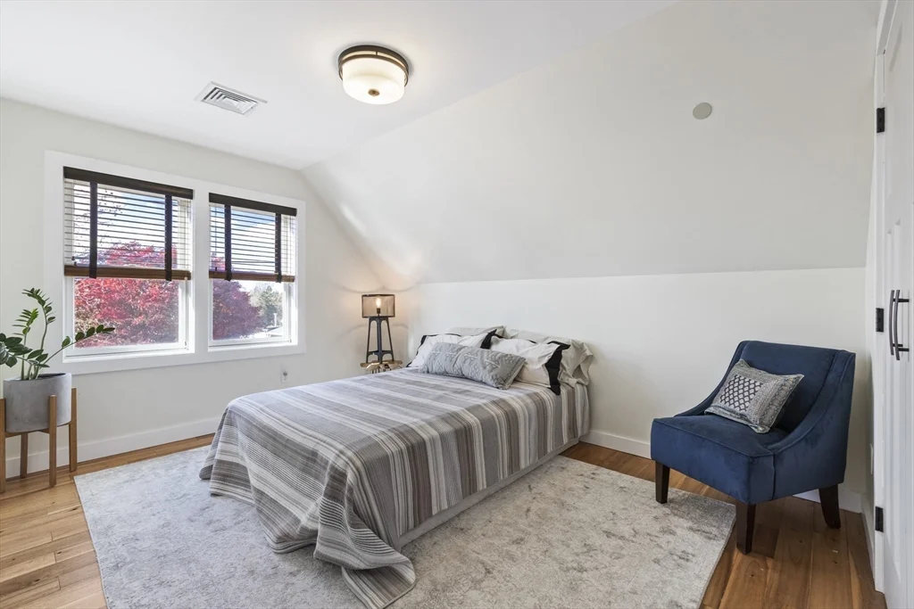 119 Sycamore St, Fairhaven