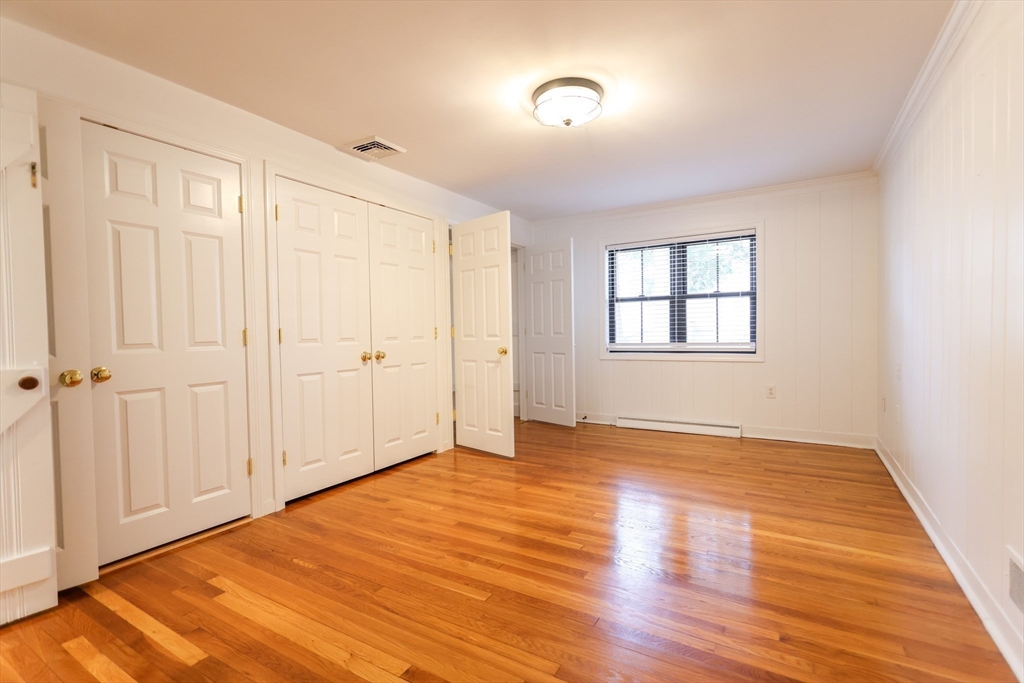 321 Nichols St, Norwood