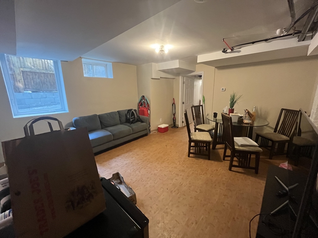 17-19 Putnam Ave, Riverside