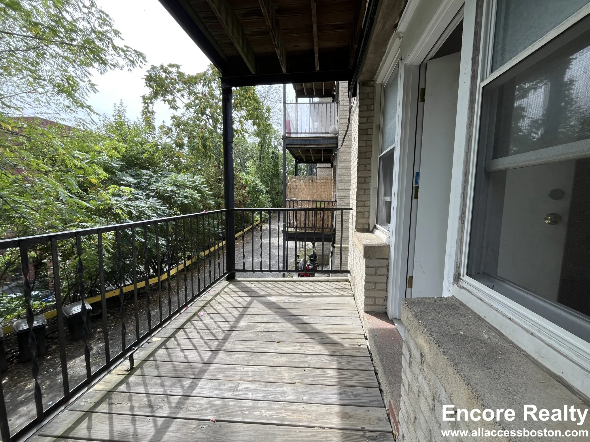 1628 Commonwealth Ave, Brighton