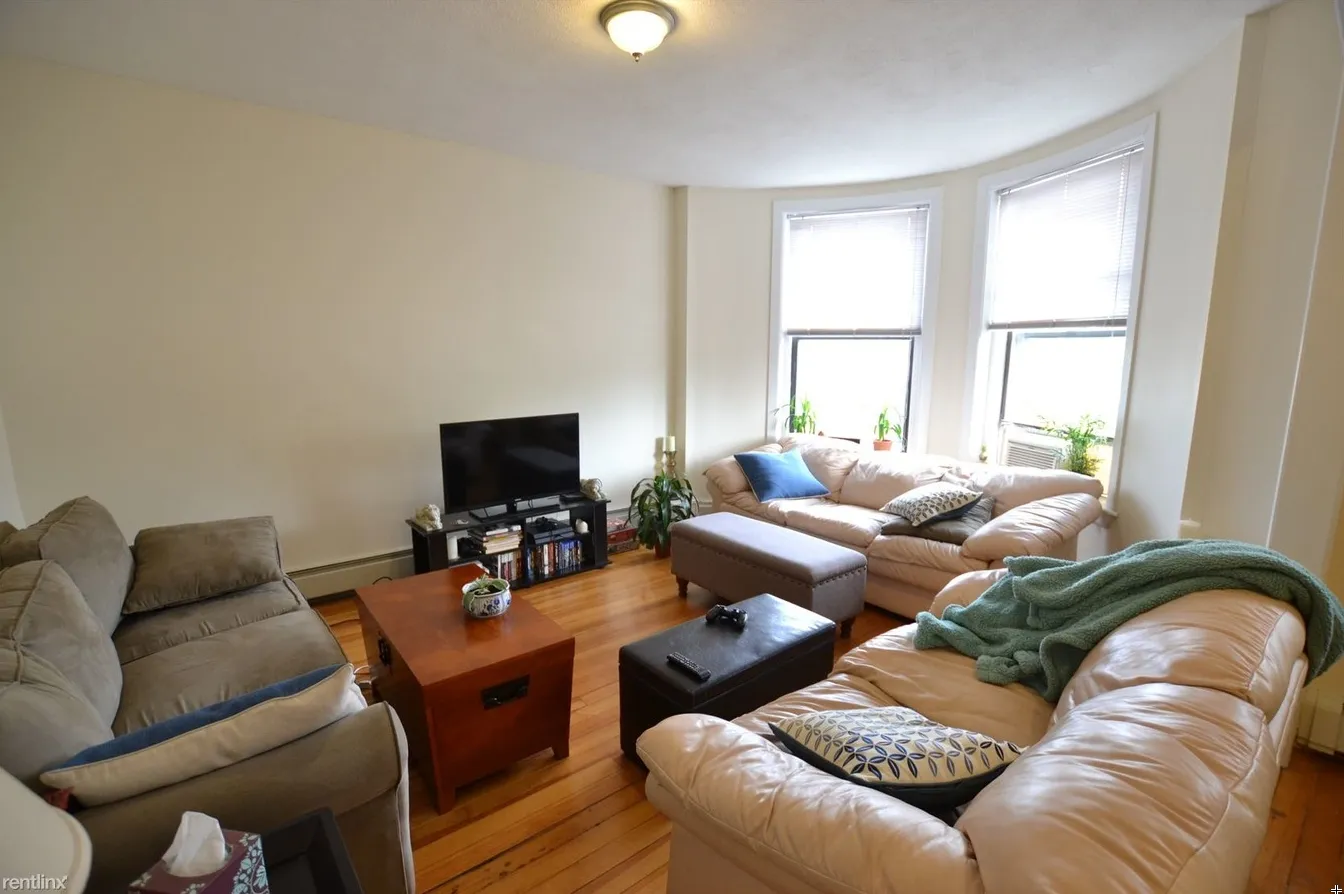 1950 Beacon St, Brighton