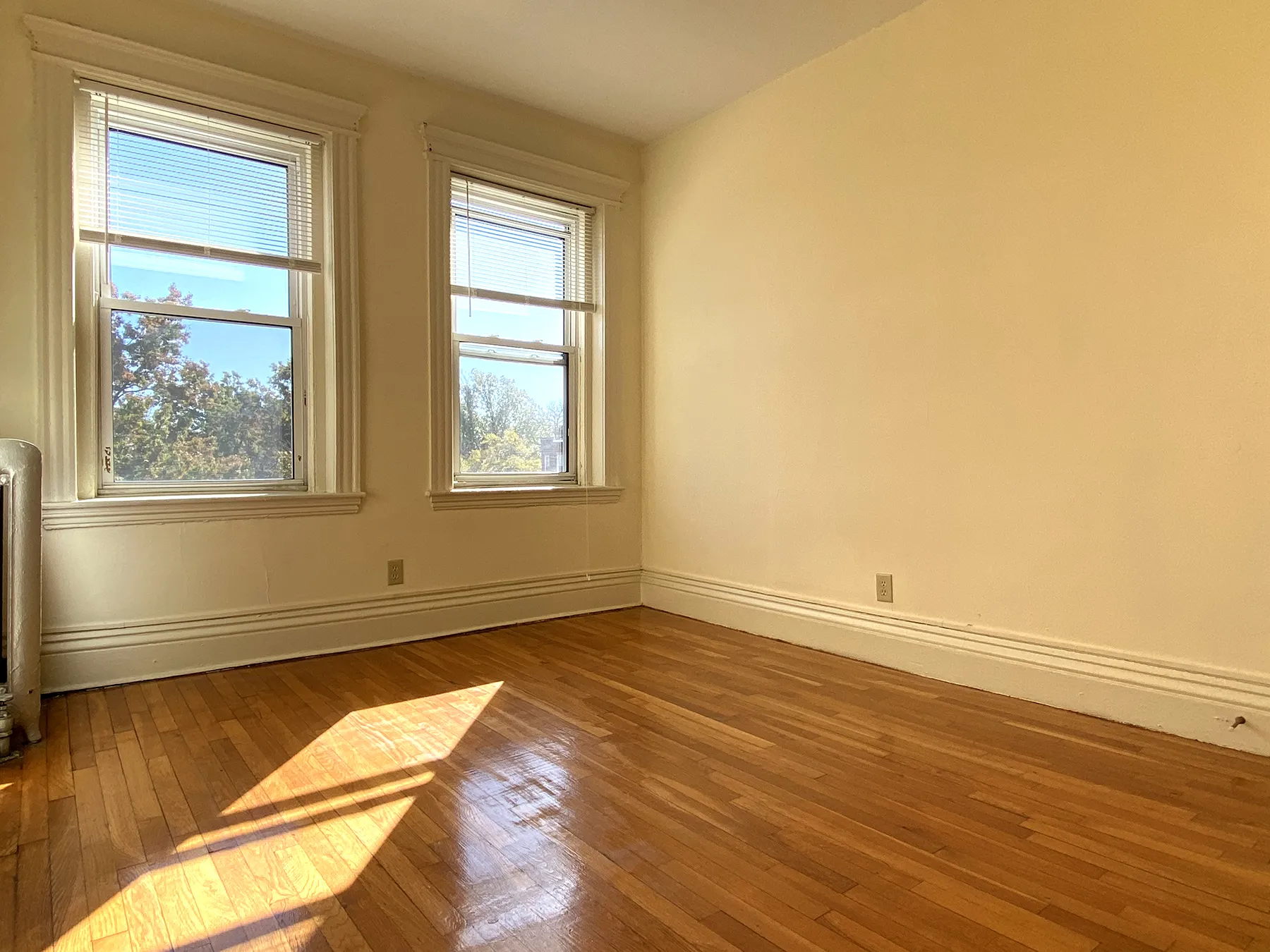 102 Queensberry St, Fenway