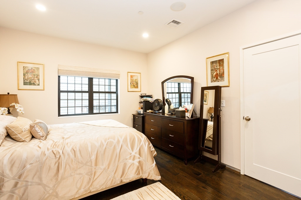 350 W Broadway, South Boston