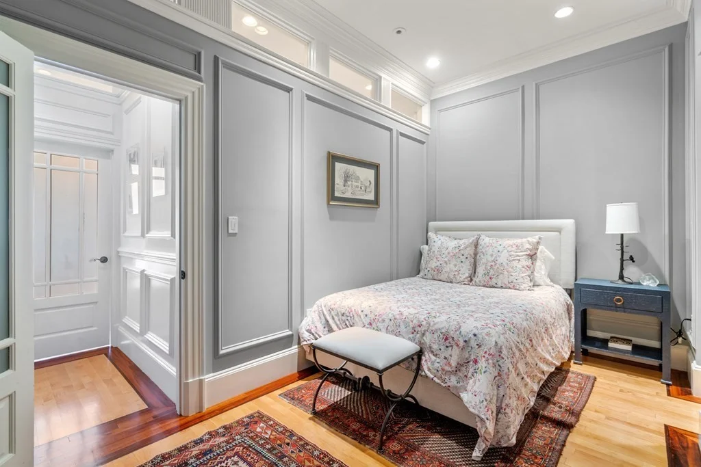 273 Commonwealth Ave, Back Bay