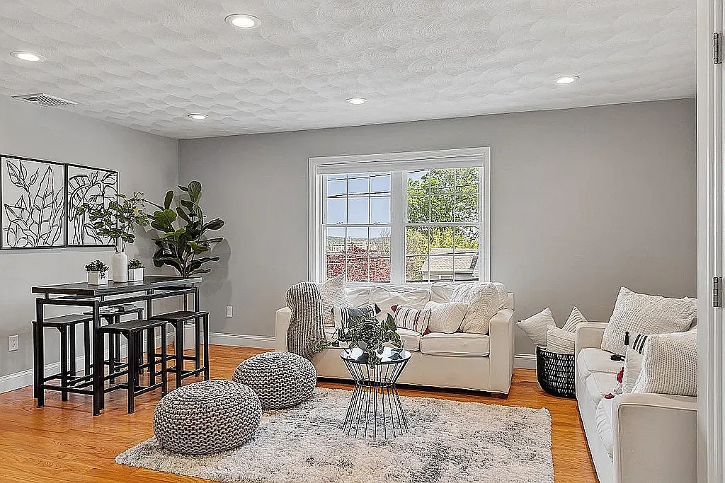 25 Hopkins St, Revere