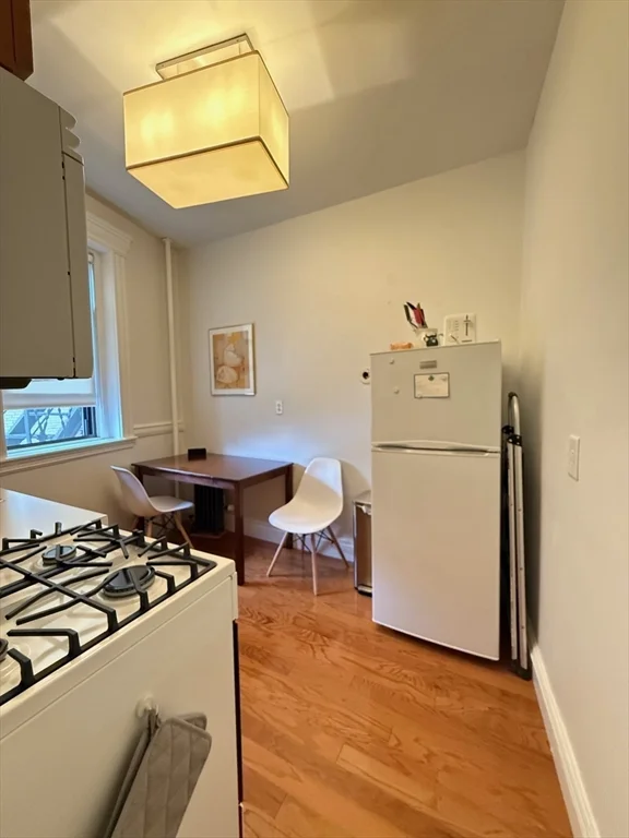 65 Park Dr, Fenway