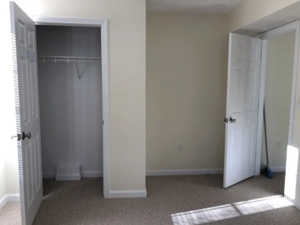 28 Oval Rd, Wollaston