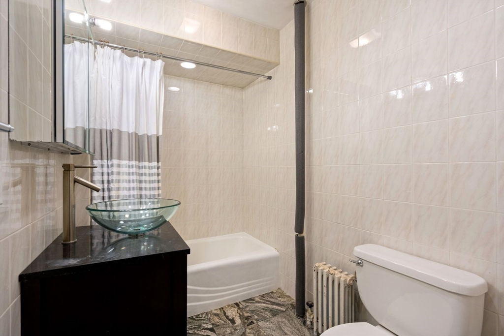 282 Newbury St, Back Bay