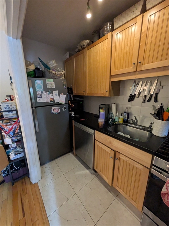 65 Strathmore Rd, Brighton