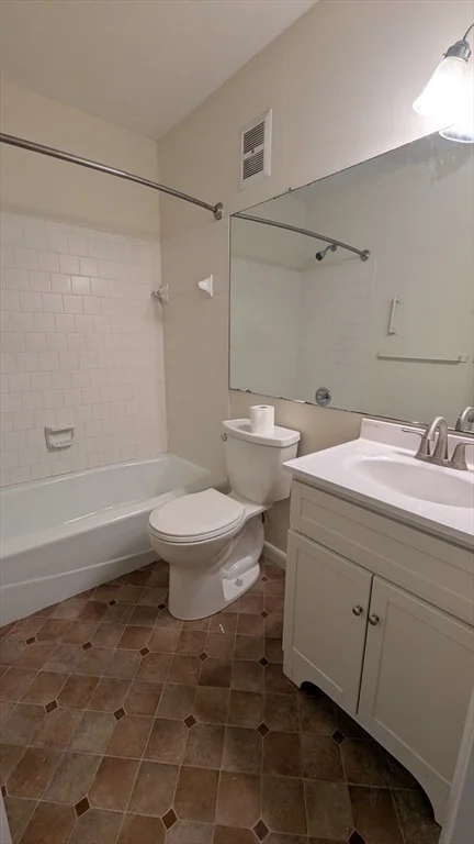 10 Sherwood Ave, Foxboro