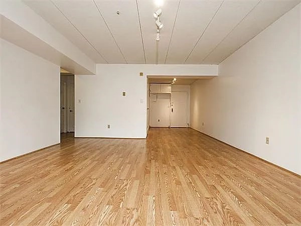 125 Pleasant St, North Brookline