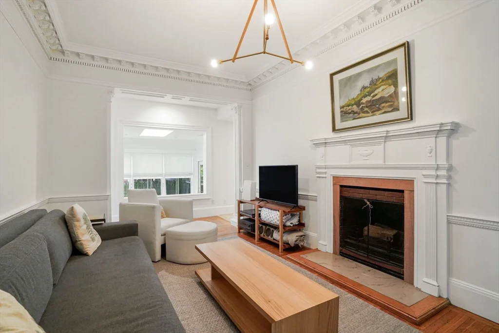 8 Florence St, Cambridgeport