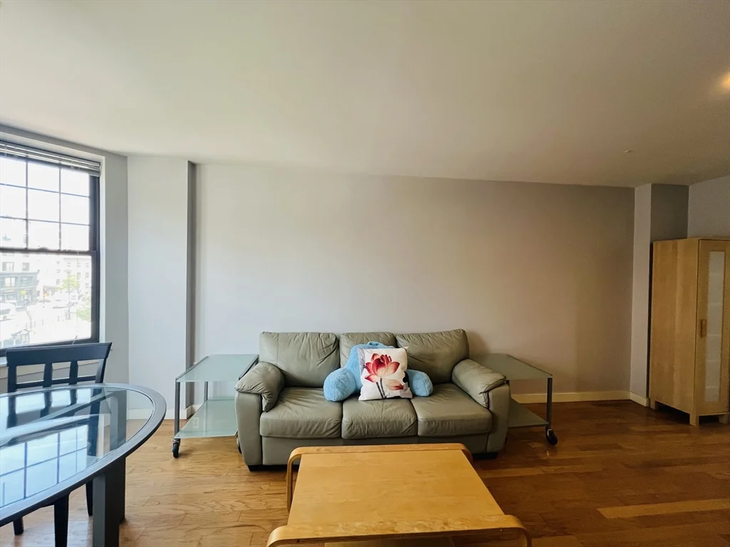 534 Commonwealth Ave, Fenway