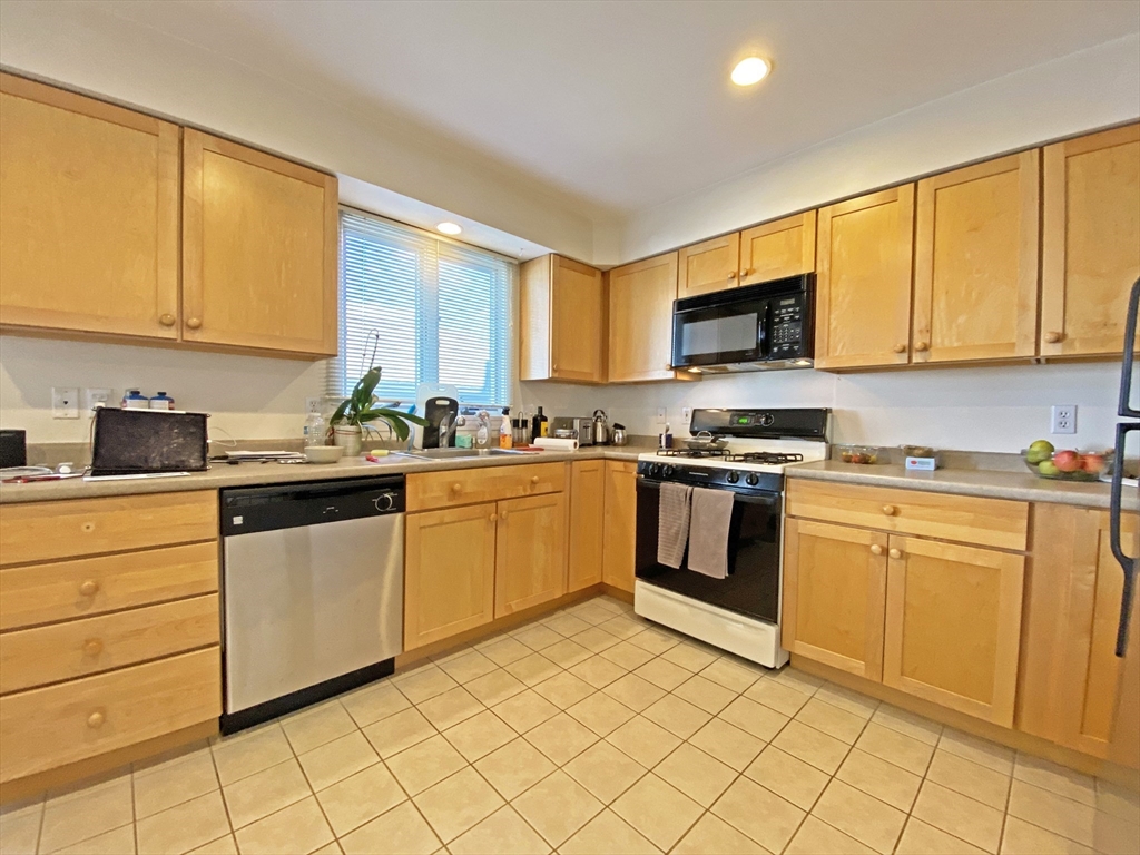 86 Chapel St, Nonantum