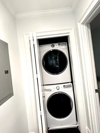 728 E Broadway, South Boston